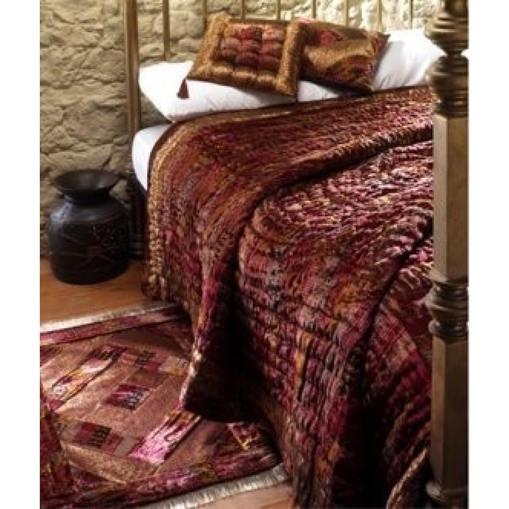 Double sided printed velvet patchwork quilted bed cover