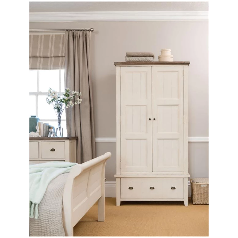 Cotswold Bedroom Furniture Bundle - Includes wardrobe chest of drawers and 2 bedsides