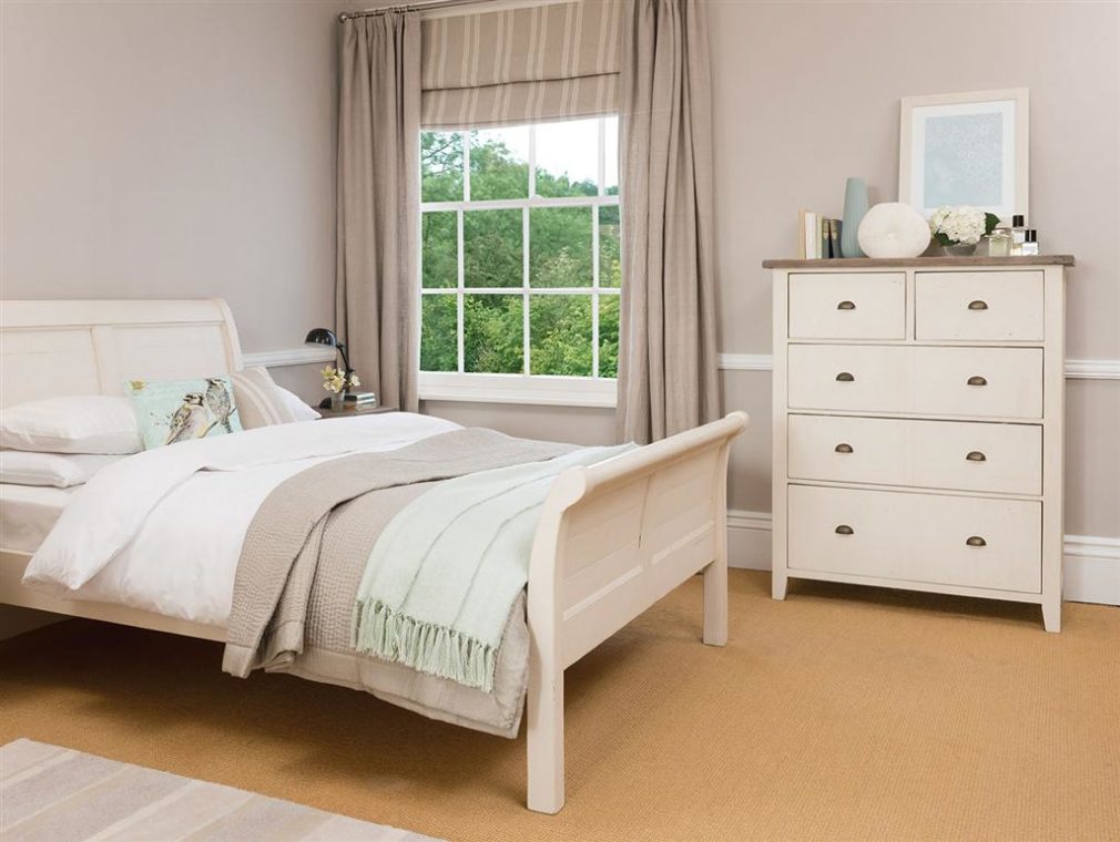 Cotswold Bedroom Furniture - Bed - 135cm BEDSTEAD