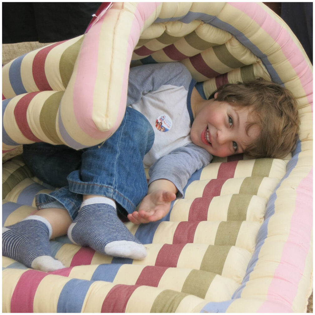 Single roll up bed