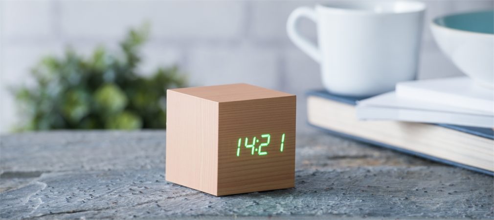 Gingko Cube Clock - Beech