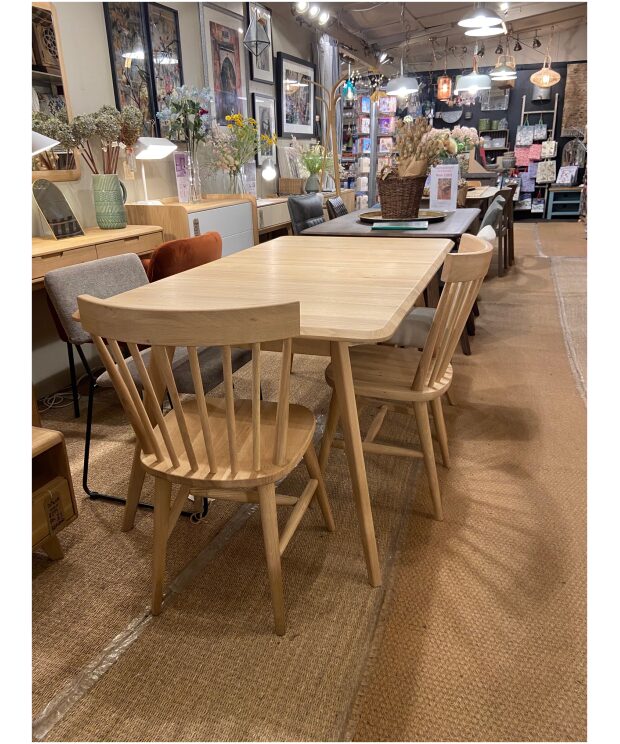 Ex Display Extending Dining Table with 6 x Como Spindle back chairs