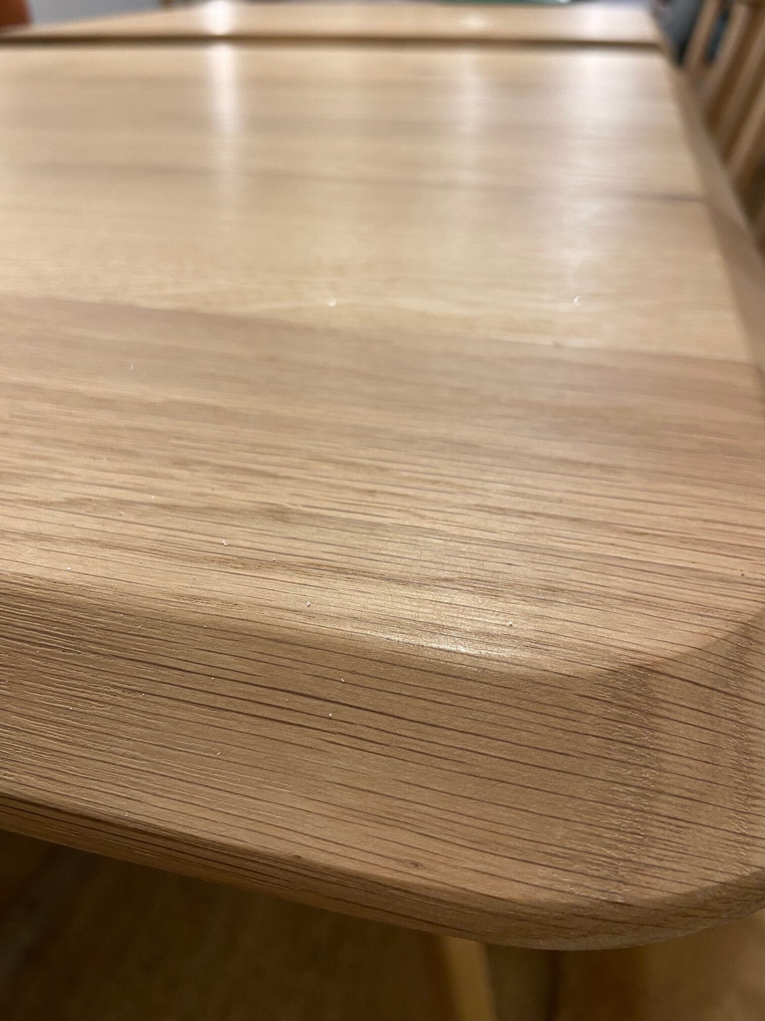 Ex Display Extending Dining Table with 6 x Como Spindle back chairs